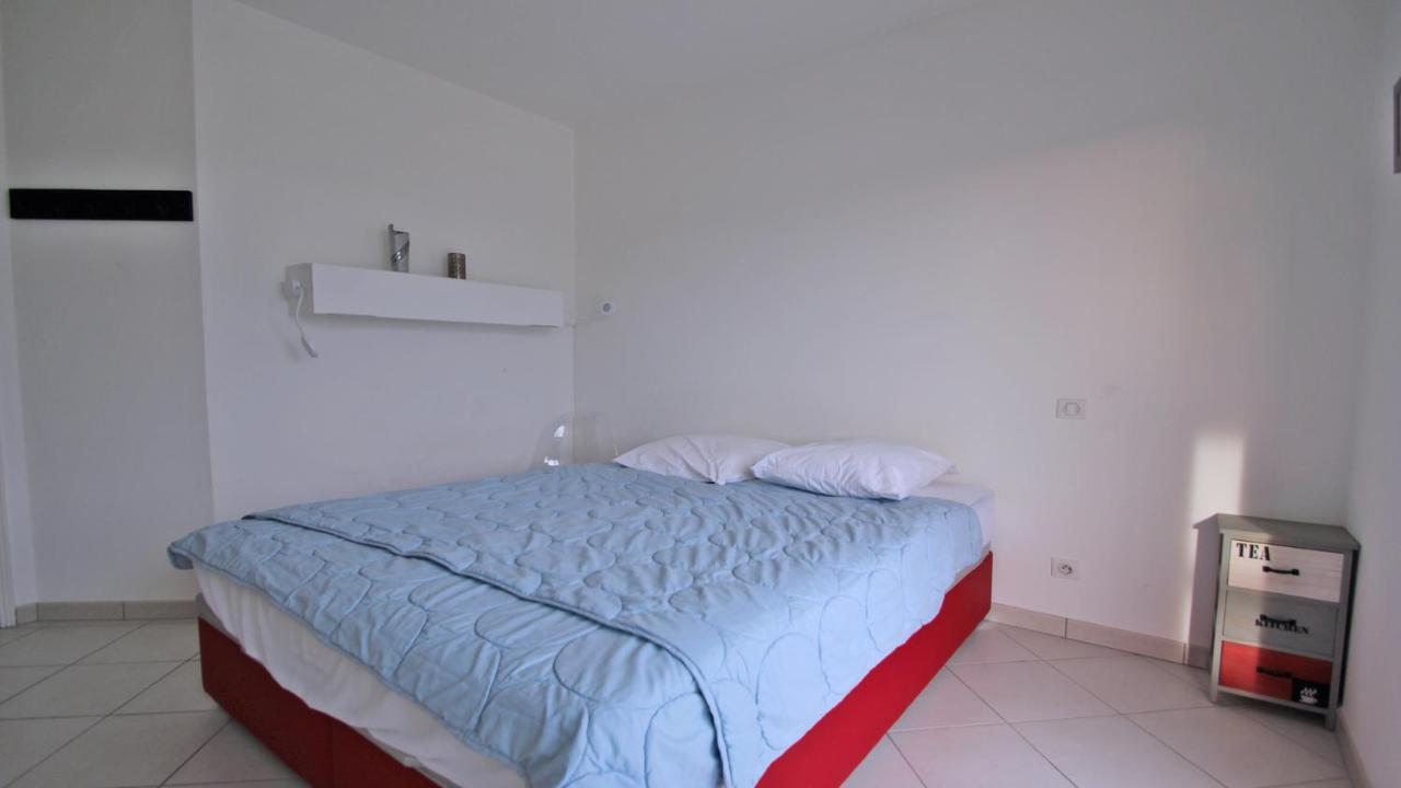 圣马克西姆Les Terrasses De La Croisette公寓 外观 照片
